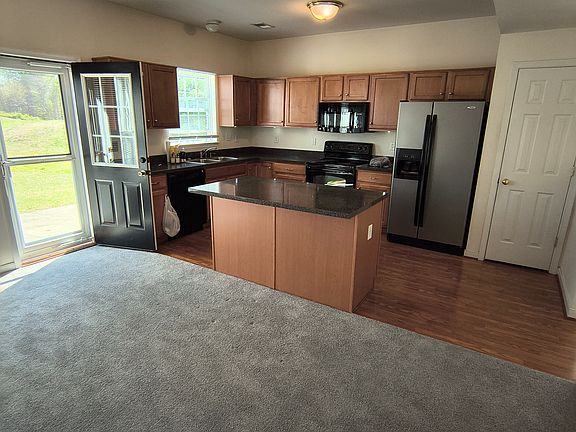 5th image of 901 Dominion Townes Ct