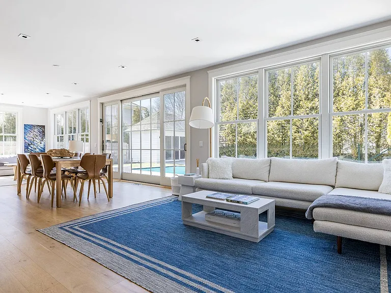 11 Indian Hill Rd — Photo 1
