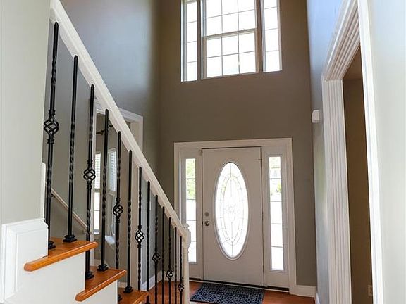 5th image of 349 Vineland Place Dr