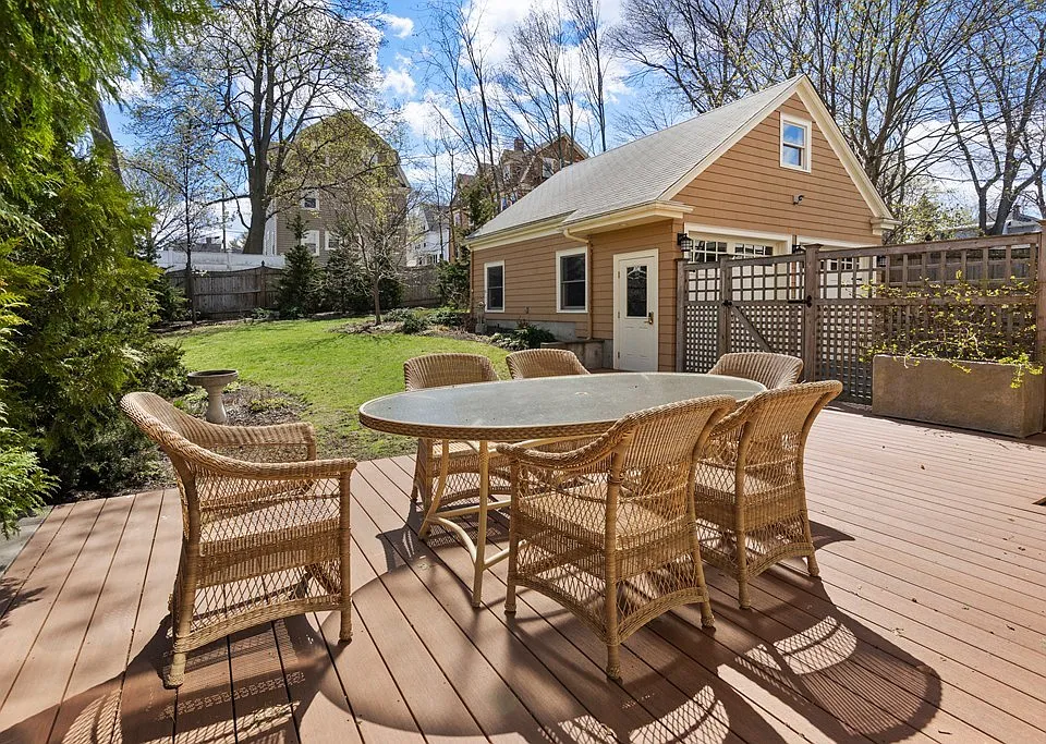 52 Hillsdale Rd