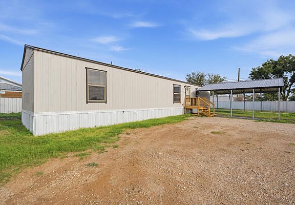 3rd image of 125 Pecan St