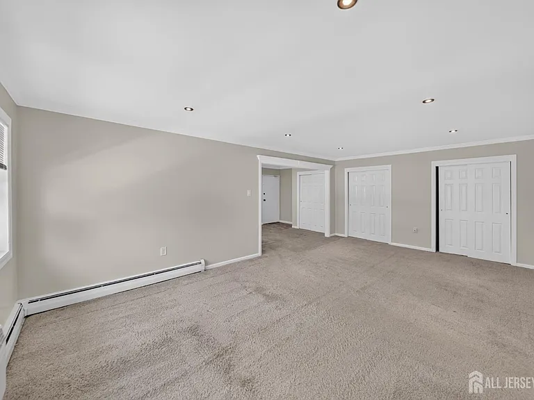 42A Woodedge Ave #8 — Photo 9