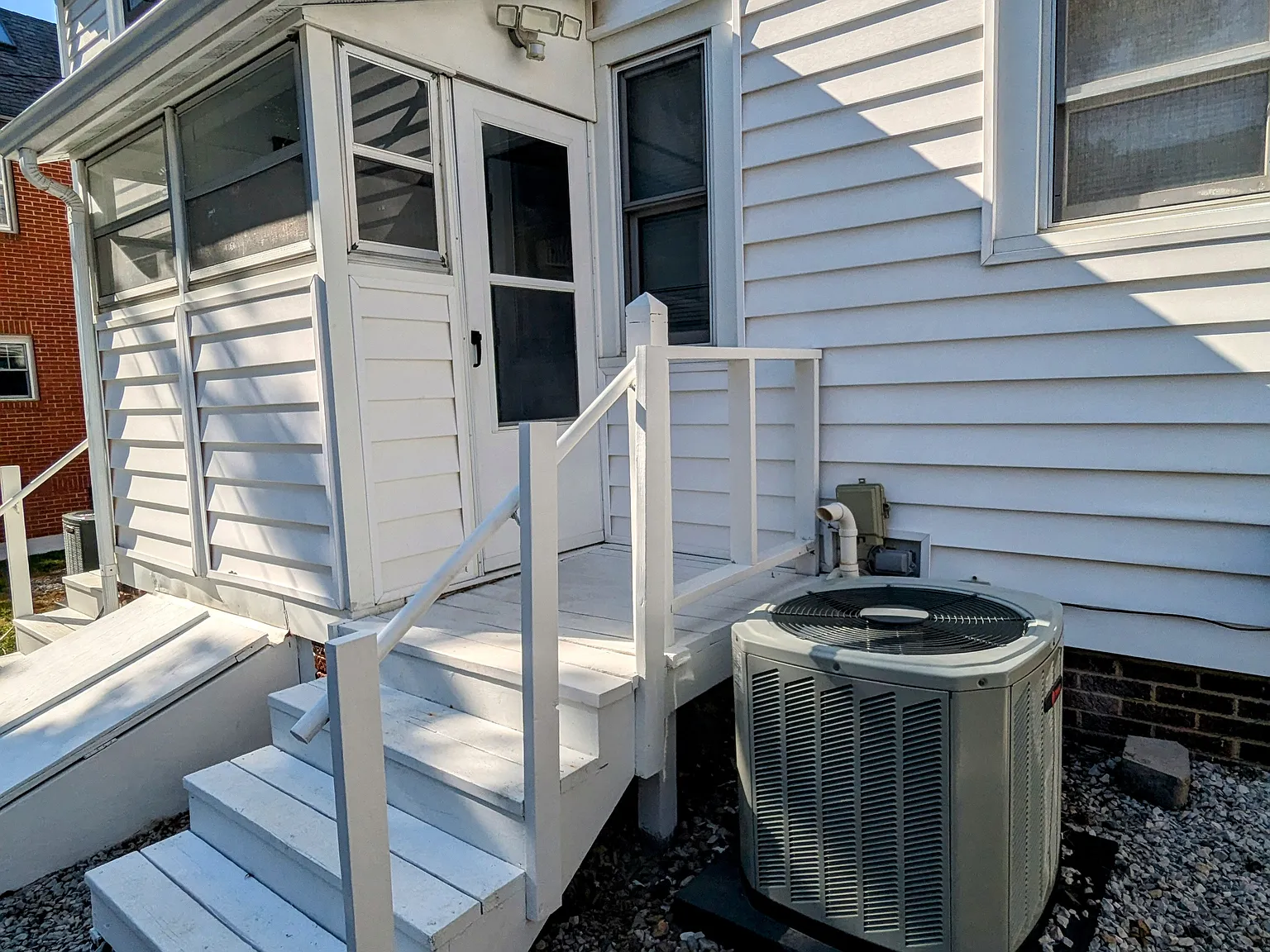 2 bed, 1000 sqft, $1,200 — Photo 3