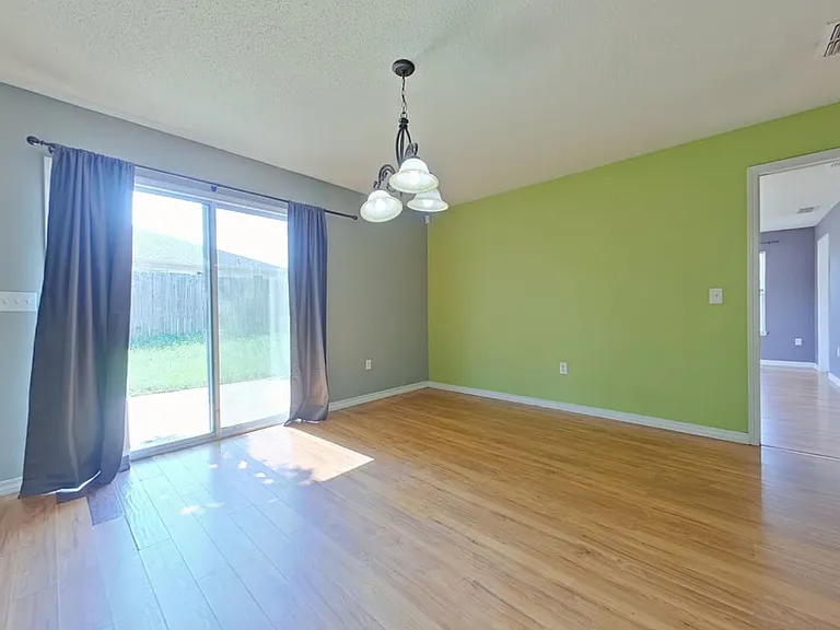 219 Limestone Cir — Photo 5