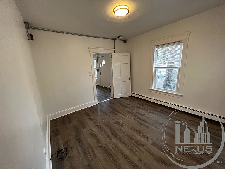  583 Willow St 2F AllNew 2ndFlr 2B/1B Granite Hardwoods PetsOK Prkg — Photo 8