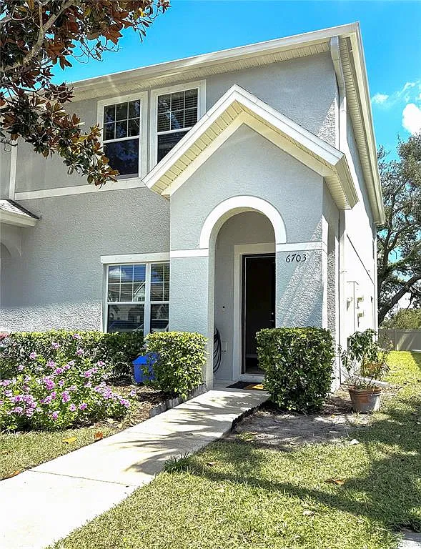 3 bed, 2.5 bath, 1610 sqft, $2,595 — Photo 1