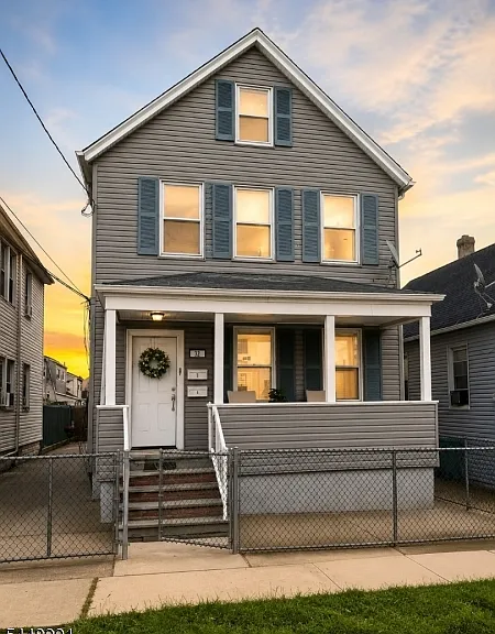 32 Edwin St — Photo 1