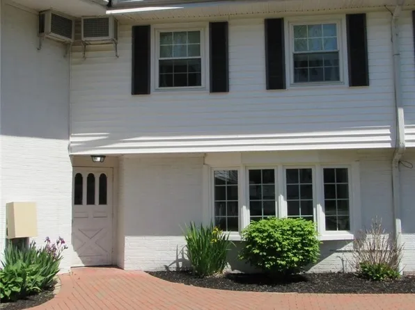 7 Meadowlawn Dr Unit 19, Mentor, OH 44060