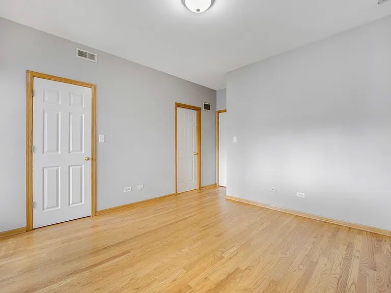 1541 W Walton St #1 — Photo 8