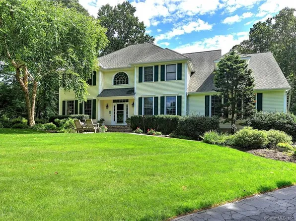 40 Gatehouse Road, Trumbull, CT 06611