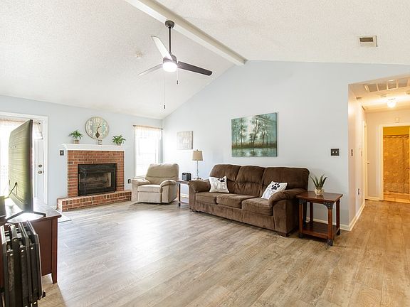 2nd image of 3856 Nicole Ln
