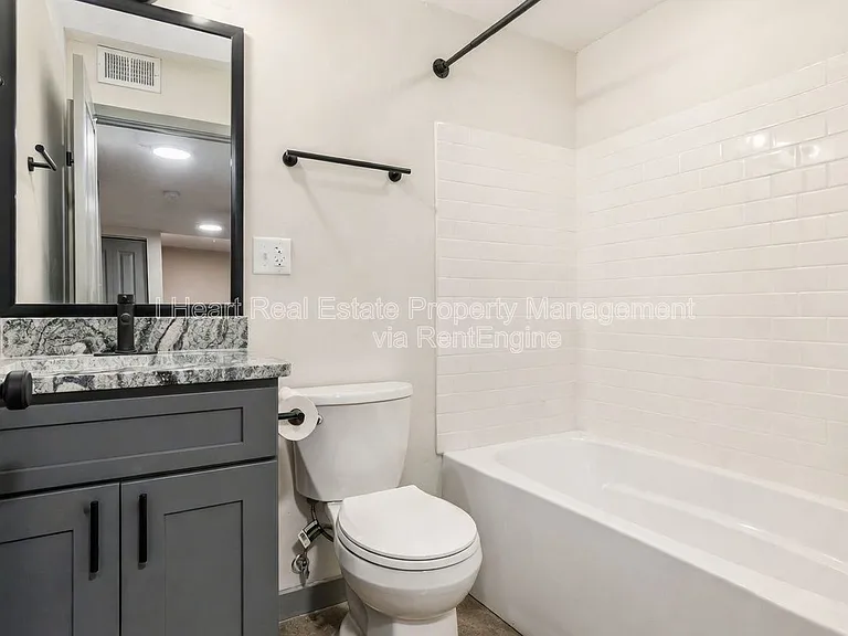 2085 W Broad St #209 — Photo 6