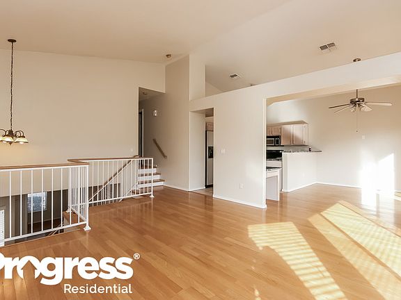 2nd image of 1015 N Sparrow Dr