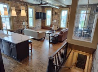 601 S Main St #2NDFLOOR, Oshkosh, WI 54902