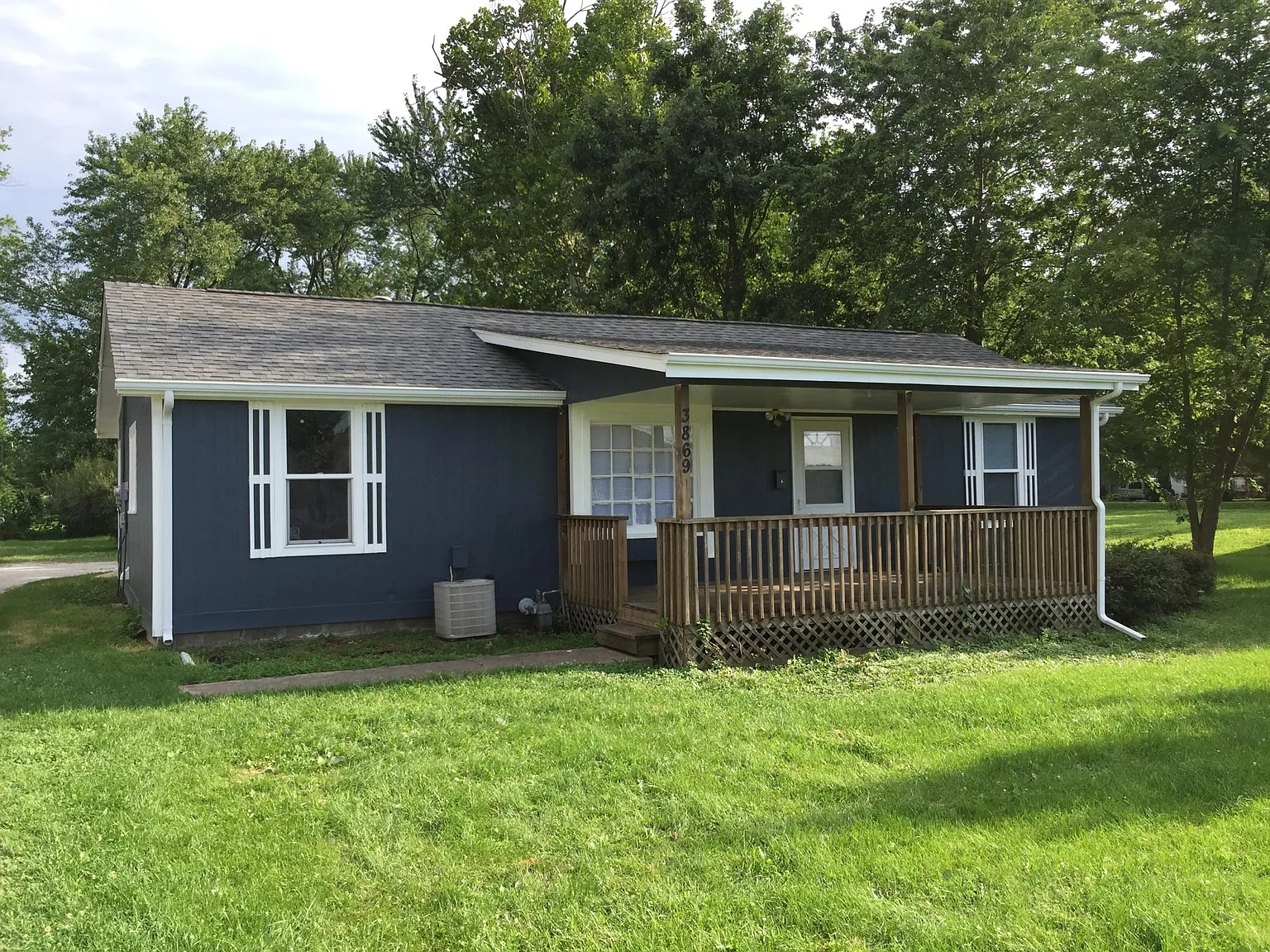 3869 E Fulton Ave photo 1