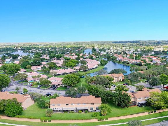 2nd image of 248 Lakeside Cir #248