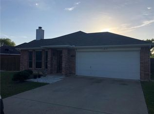 1506 S Rockwall Ave, Terrell, TX 75160