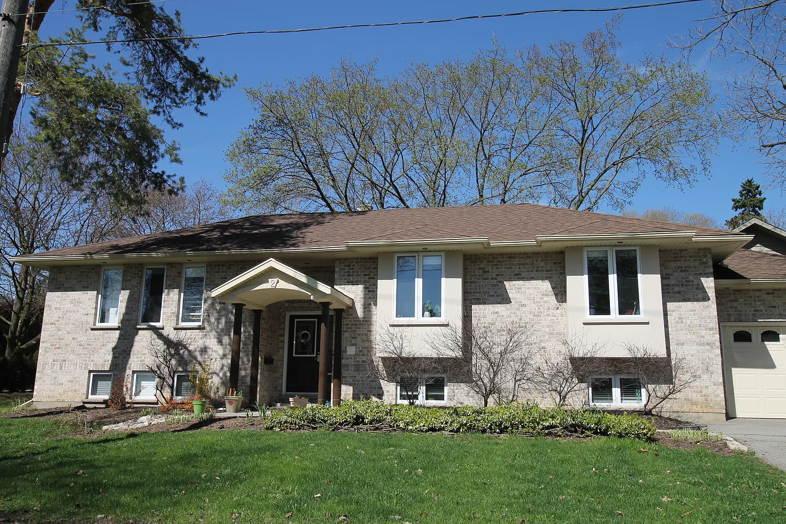 2 Borden St photo 1