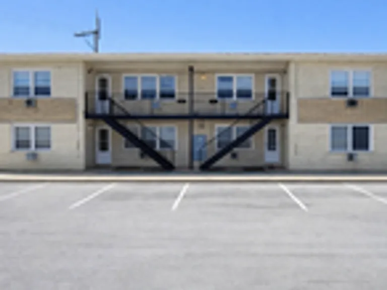 8706 S Troy Ave #2D — Photo 1