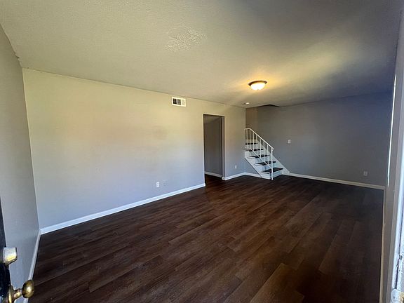 3rd image of 427 30th Pl #B