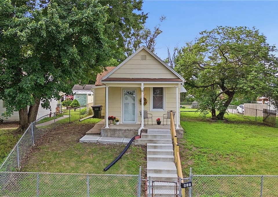 1st image of 617 Pawnee St