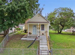 617 Pawnee St, Leavenworth, KS 66048