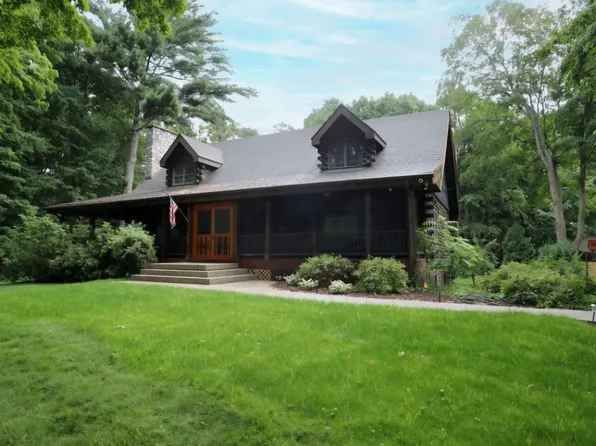 4274 N Lakeshore Dr, Holland, MI 49424