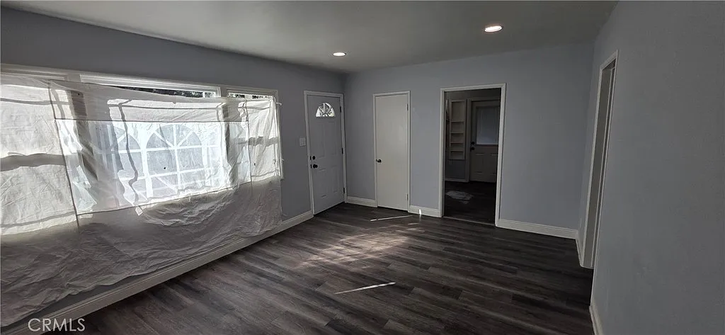 3 bed, 980 sqft, $3,150 — Photo 3