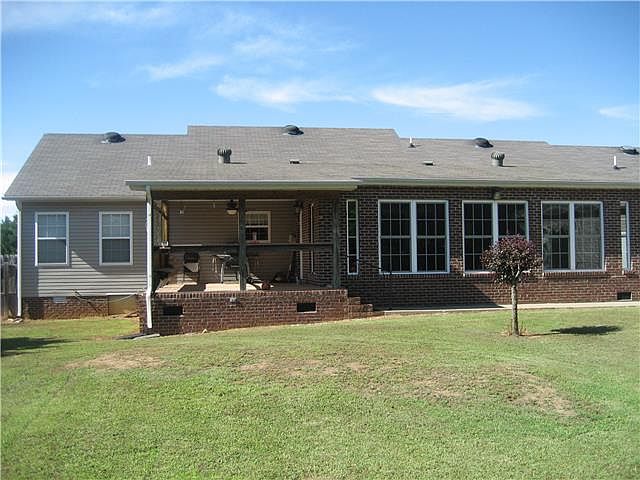 2nd image of 2125 Horton Way