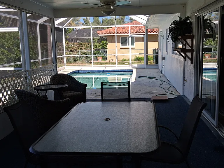 441 Rubens Dr E — Photo 18