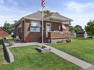 714 W Front St, Buffalo, IA 52728