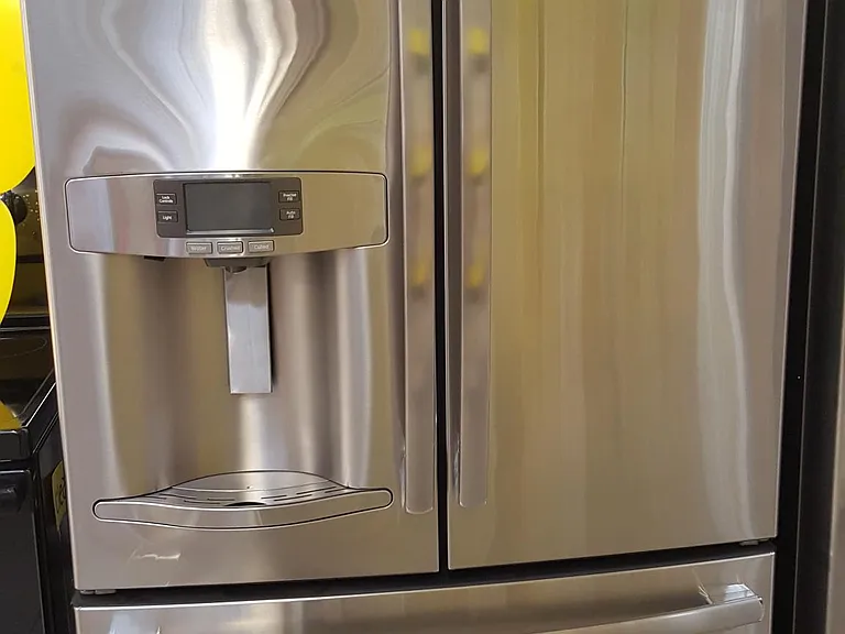 Full size French door refrigerator