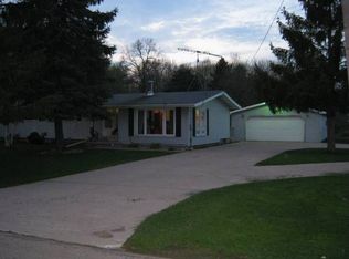 1066 Black Wolf Ave, Oshkosh, WI 54902