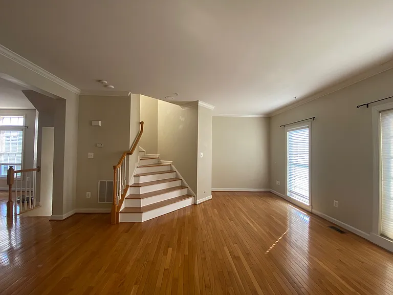 3923 Shawfield Ln — Photo 11