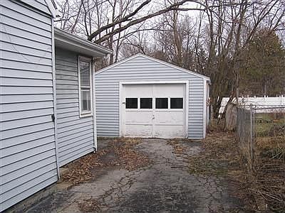 4th image of 2622 Austin St