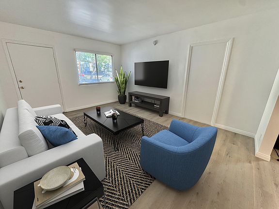 2nd image of 2825 S Sepulveda Blvd APT 3
