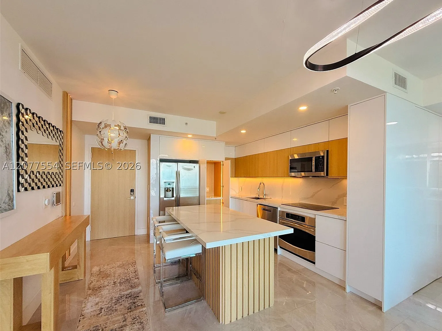 2 bed, 2.0 bath, 1087 sqft, $4,000 — Photo 3