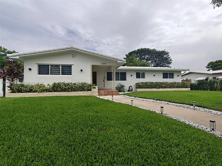 3410 Cleveland St — Photo 4