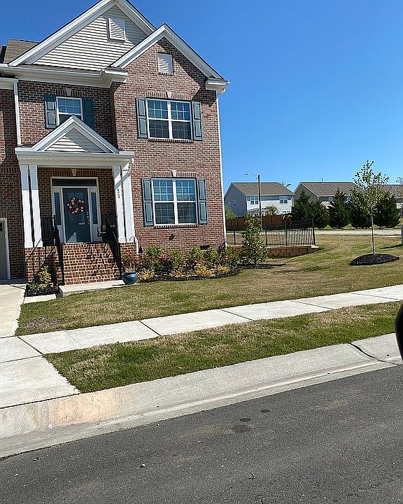 2nd image of 429 Holly Blossom Dr