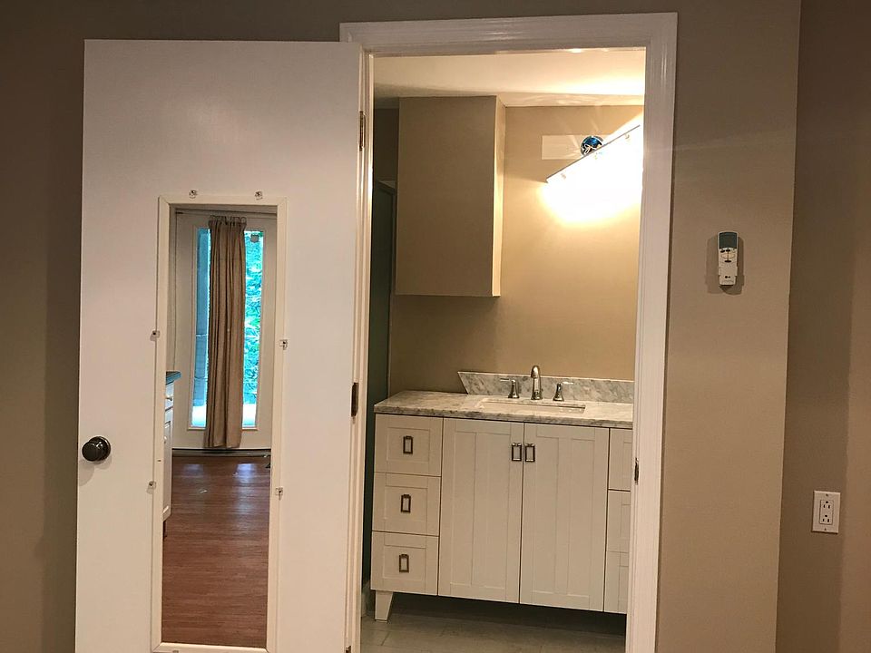 2nd image of 3251 Oakbrook Ln #2