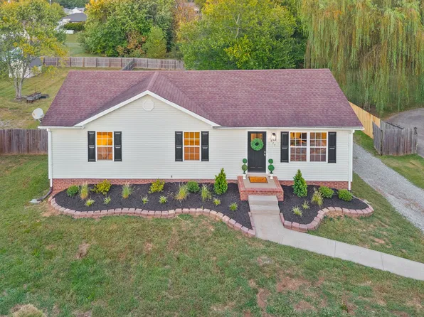 1823 Needmore Rd, Clarksville, TN 37042