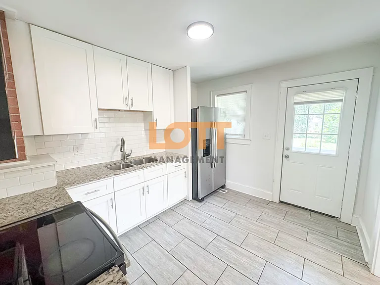 110 Pleasant Ridge Ave — Photo 16