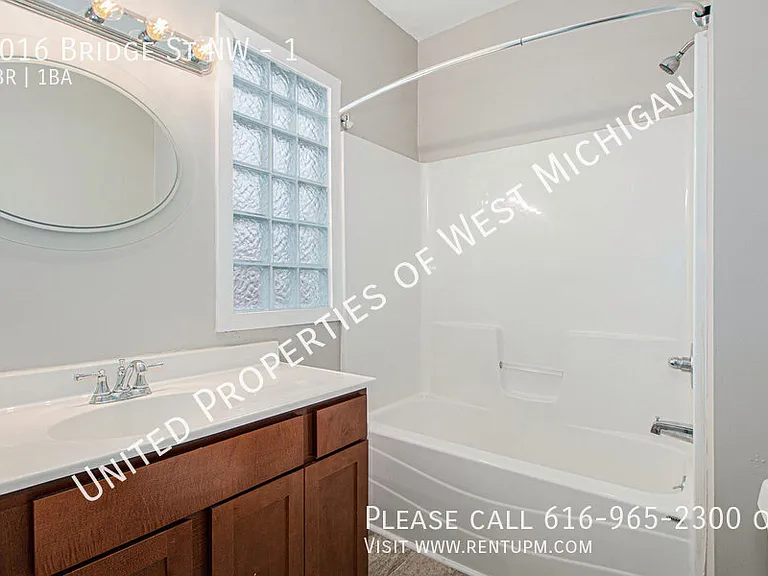 1016 Bridge St NW #1 — Photo 13