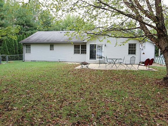 3rd image of 9557 S County Road 100 E