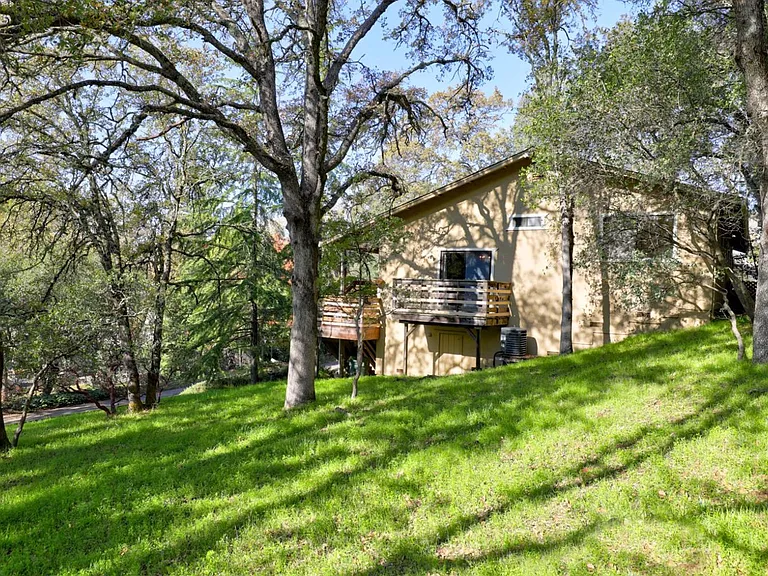 2673 Arrow Ct — Photo 2