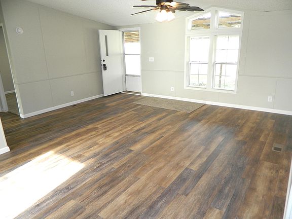 3rd image of 603 E Walnut St