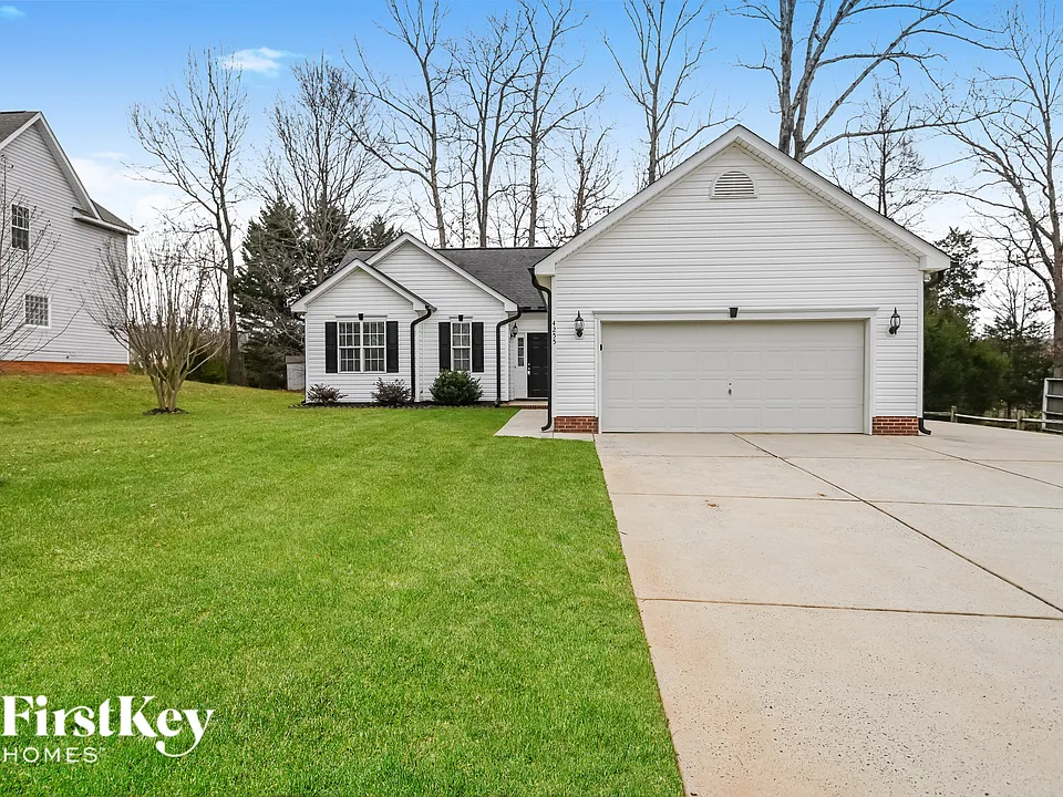 4255 Kiser Woods Dr SW