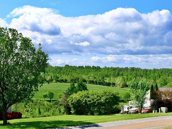 3rd image of 1051 Snowberry Hill Dr Lot 1