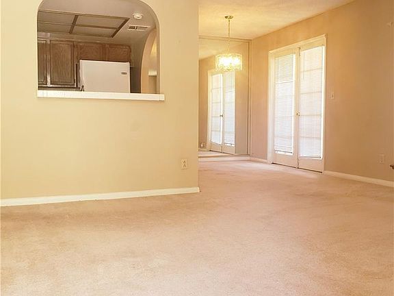 4th image of 6137 W Oakey Blvd