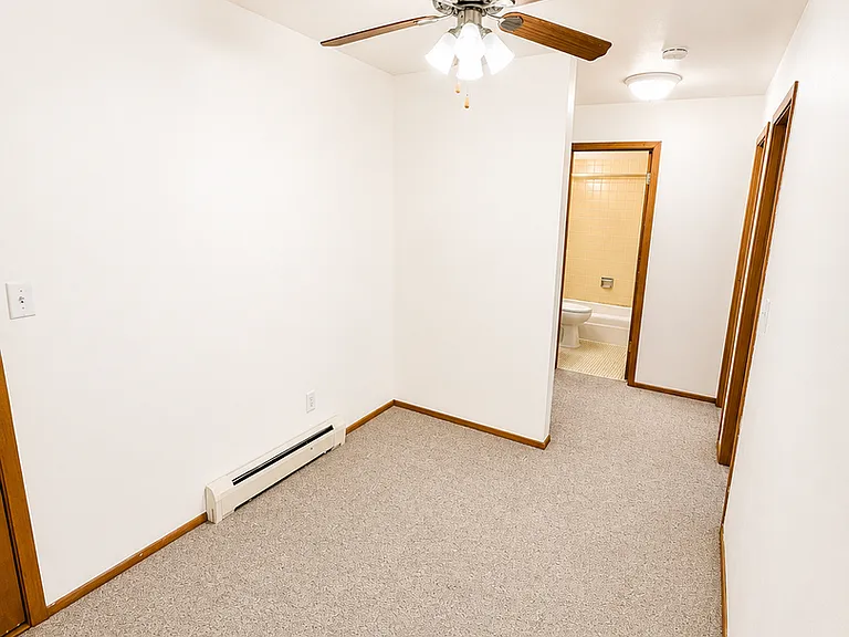 604 N Black River St — Photo 9